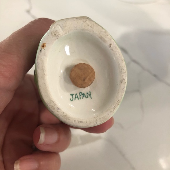 Vintage salt and pepper shakers - Picture 3 of 3